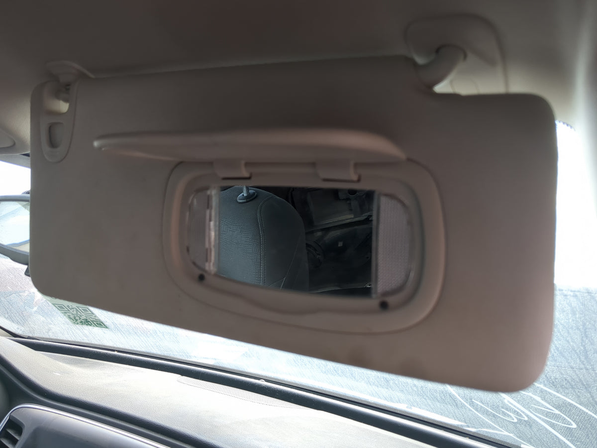 2015 Chrysler 200 Sun Visor Shade Replacement Passenger Right Mirror Fits OEM Used Auto Parts - Oemusedautoparts1.com