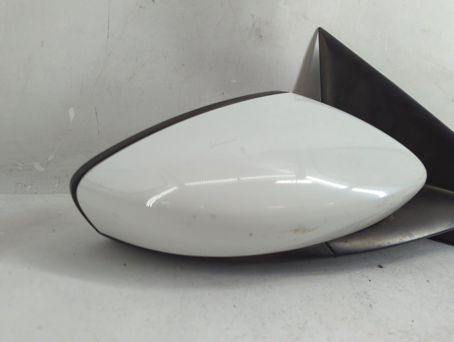 2015-2017 Chrysler 200 Passenger Side View Mirror - Right Door Mirror OEM Used - Oemusedautoparts1.com