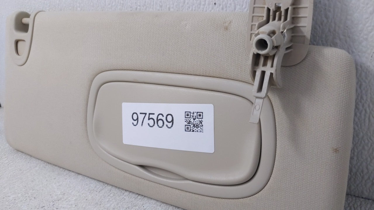 2015 Chrysler 200 Sun Visor Shade Replacement Passenger Right Mirror Fits OEM Used Auto Parts - Oemusedautoparts1.com