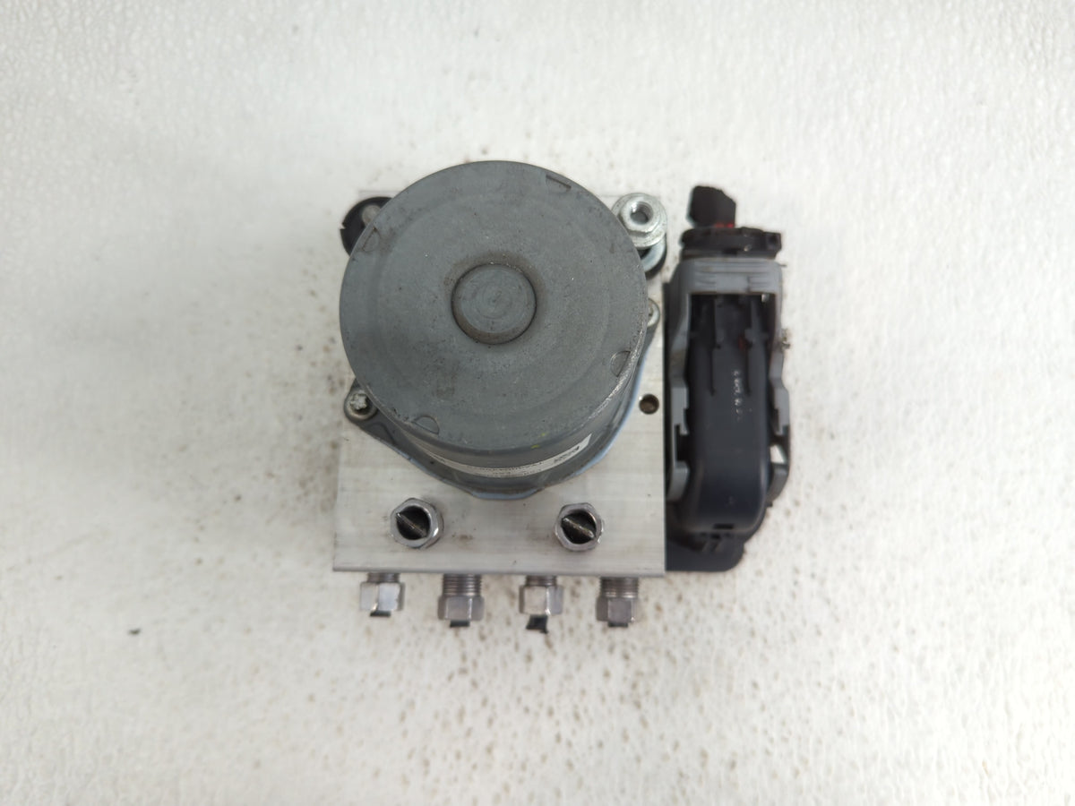 2015 Chrysler 200 Anti-Lock Brake ABS Pump Module Actuator OEM P/N:P68232470AB Fits OEM Used Auto Parts - Oemusedautoparts1.