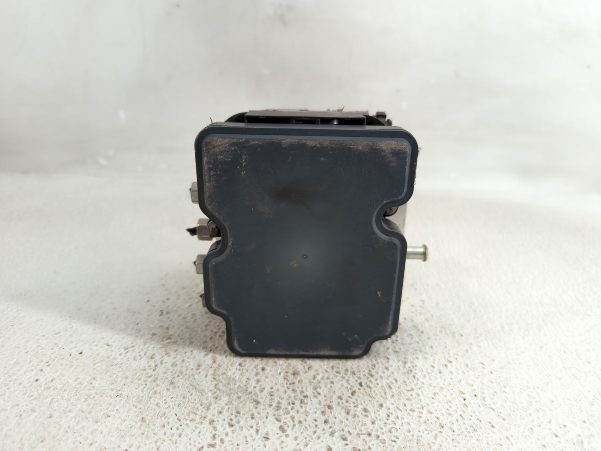 2015 Chrysler 200 Anti-Lock Brake ABS Pump Module Actuator OEM P/N:P68232470AB Fits OEM Used Auto Parts - Oemusedautoparts1.