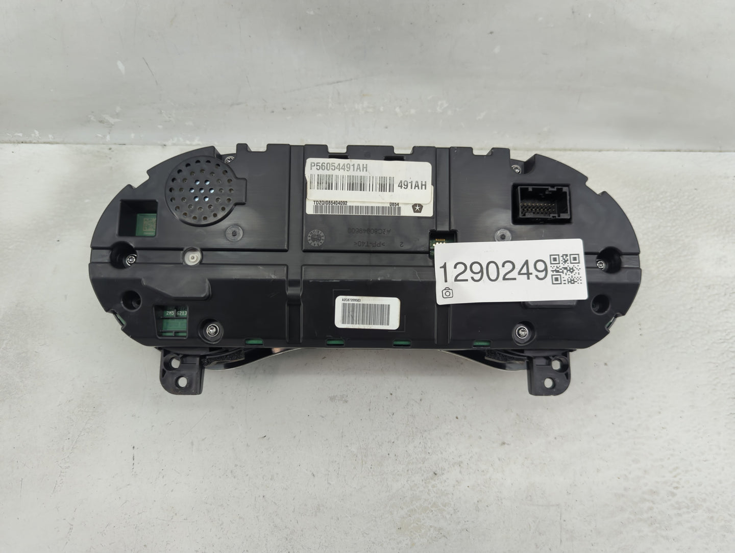 2015 Chrysler 200 Instrument Cluster Speedometer Gauges P/N:P56054491AH 30090069403 Fits OEM Used Auto Parts - Oemusedautopa