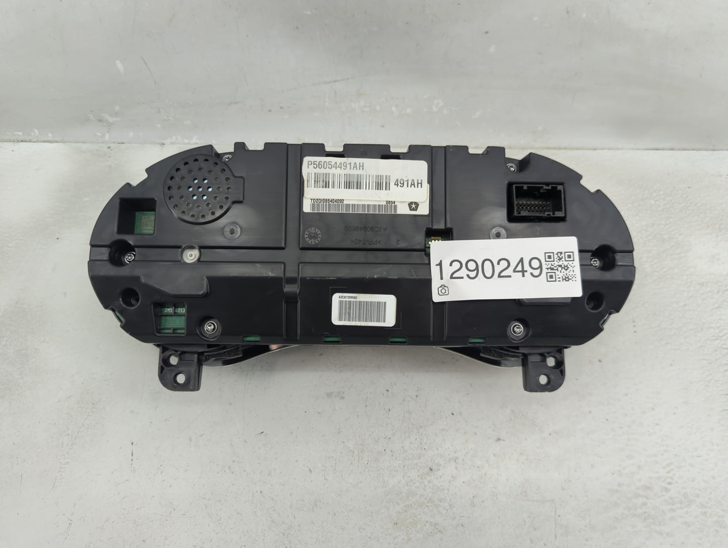 2015 Chrysler 200 Instrument Cluster Speedometer Gauges P/N:P56054491AH 30090069403 Fits OEM Used Auto Parts - Oemusedautopa