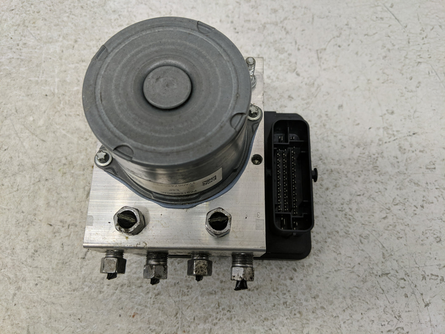 2015 Chrysler 200 ABS Pump Control Module Replacement P/N:P68158890AC Fits OEM Used Auto Parts - Oemusedautoparts1.com