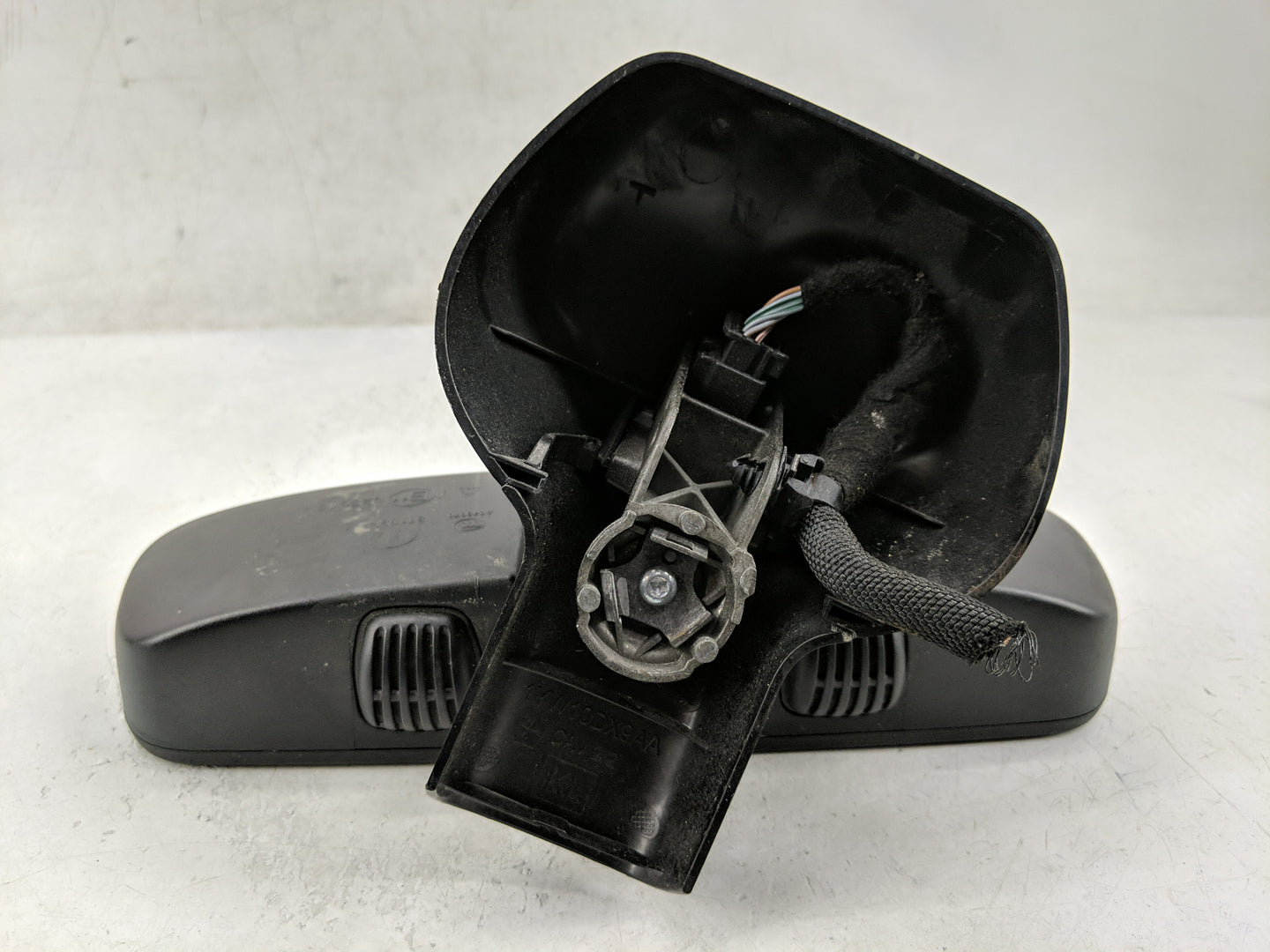 2015-2017 Chrysler 200 Interior Rear View Mirror Replacement OEM P/N:E11028018 Fits Fits 2015 2016 2017 OEM Used Auto Parts 