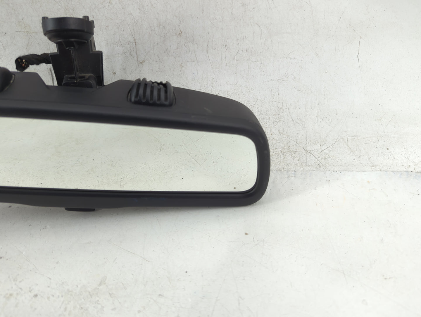 2015 Chrysler 200 Interior Rear View Mirror Replacement OEM P/N:A048070 Fits OEM Used Auto Parts - Oemusedautoparts1.com