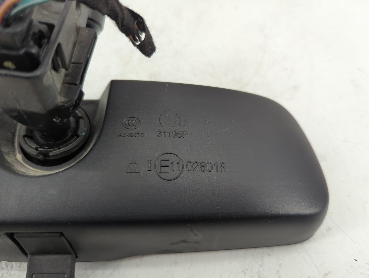 2015 Chrysler 200 Interior Rear View Mirror Replacement OEM P/N:A048070 Fits OEM Used Auto Parts - Oemusedautoparts1.com