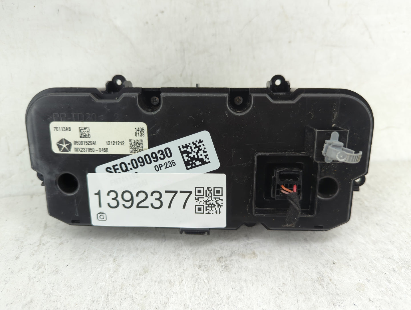 2015 Chrysler 200 Climate Control Module Temperature AC/Heater Replacement P/N:70113AB Fits OEM Used Auto Parts - Oemusedaut
