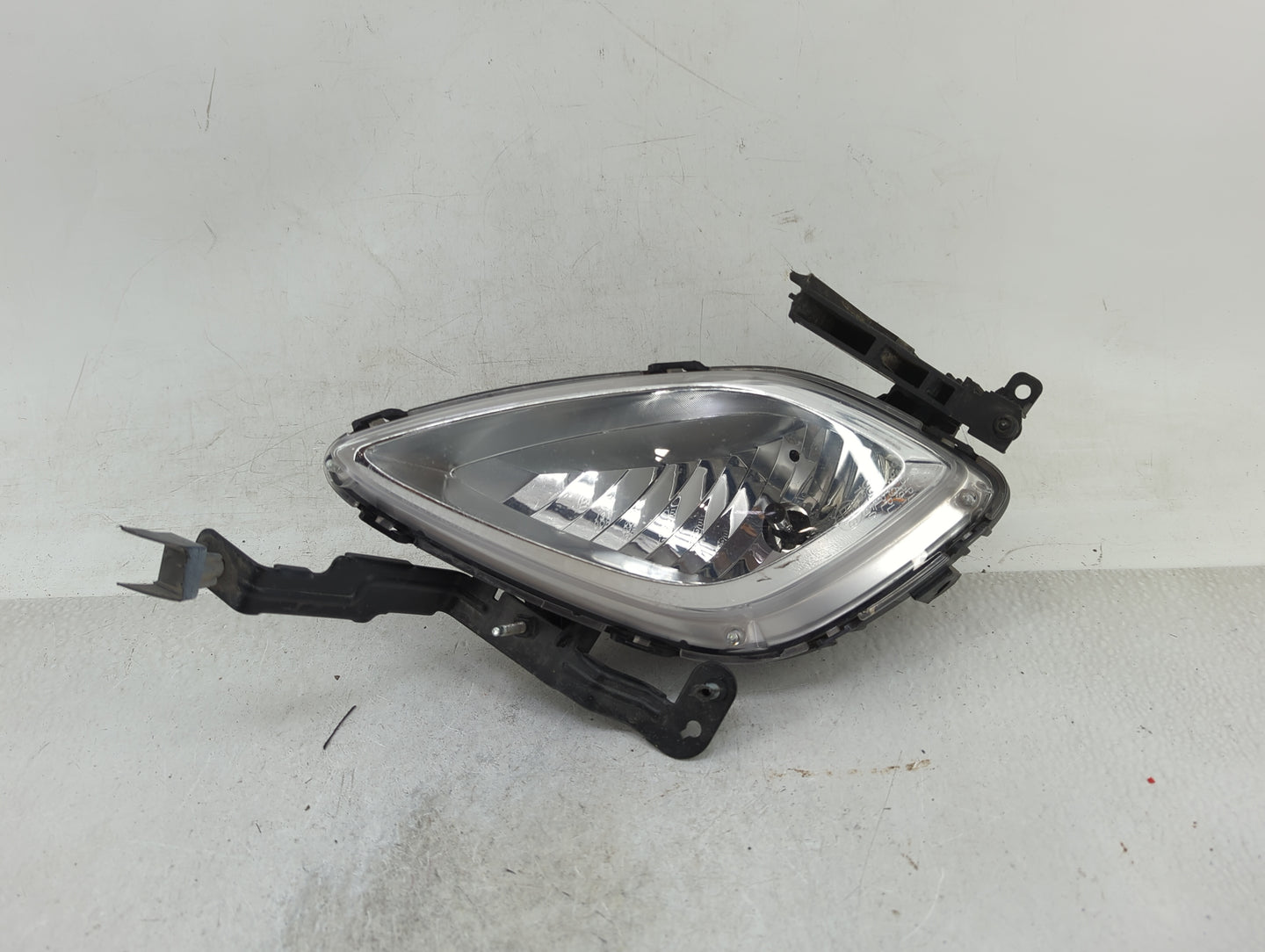 2015-2016 Chrysler 200 Driver Left Oem Fog Light Lamp - Oemusedautoparts1.com
