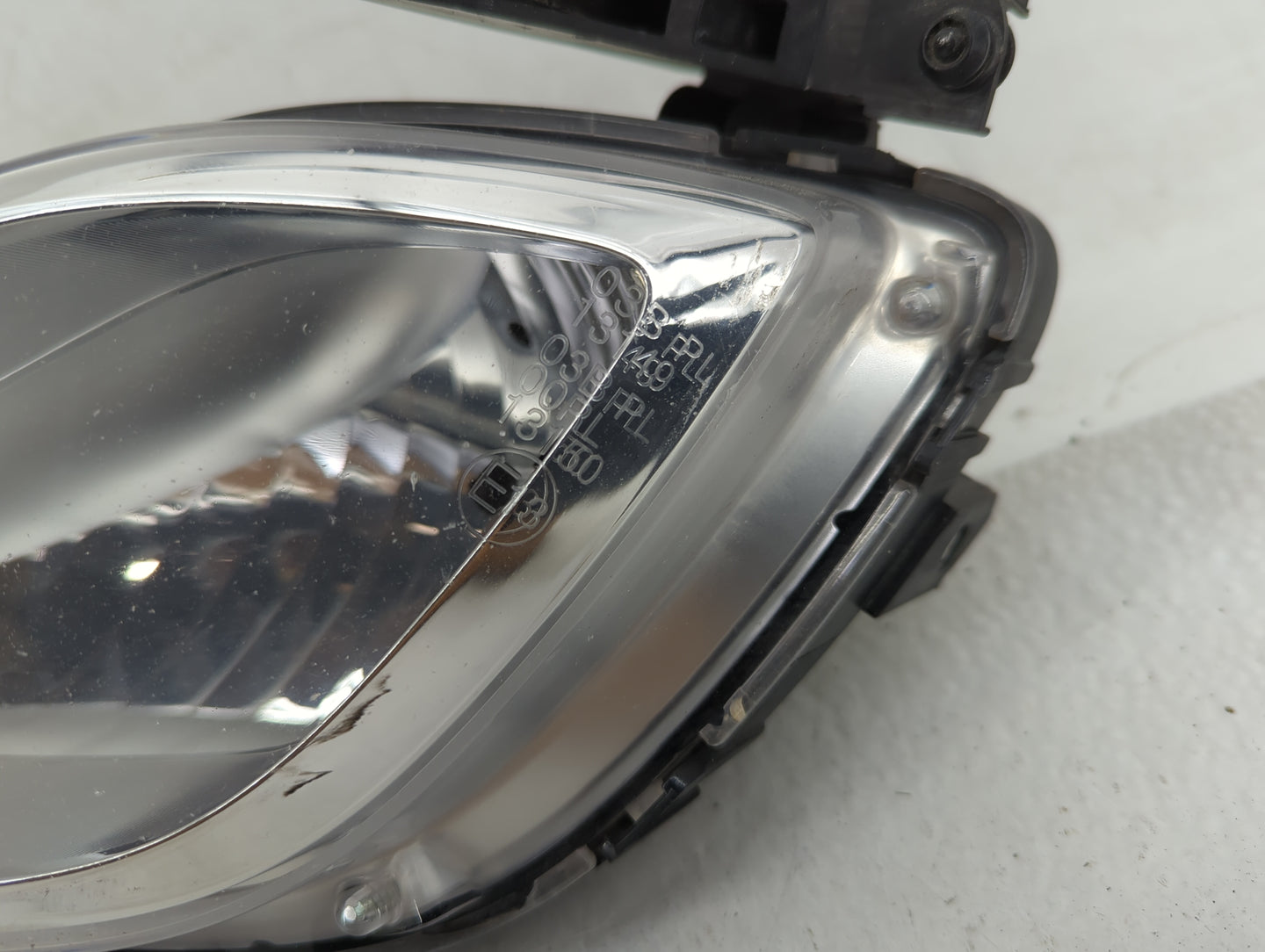 2015-2016 Chrysler 200 Driver Left Oem Fog Light Lamp - Oemusedautoparts1.com