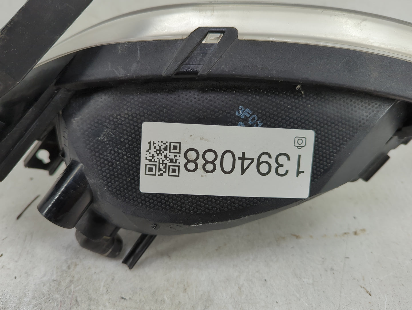 2015-2016 Chrysler 200 Driver Left Oem Fog Light Lamp - Oemusedautoparts1.com