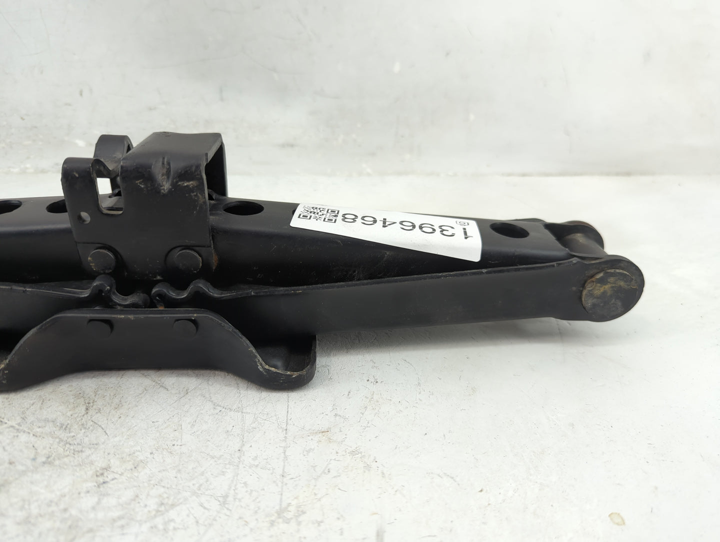 2015 Chrysler 200 Spare Scissor Car Jack 1396468 - Oemusedautoparts1.com