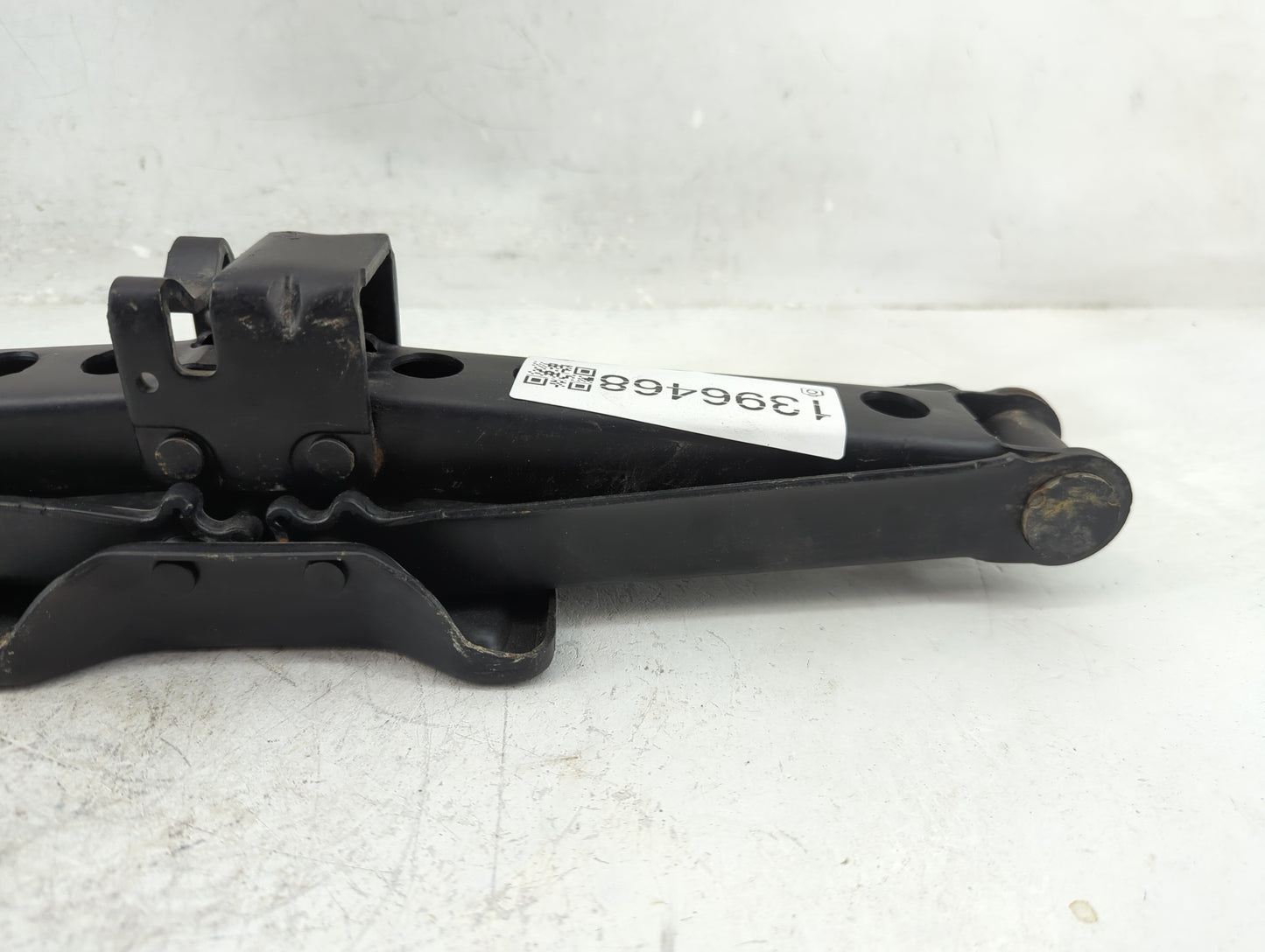 2015 Chrysler 200 Spare Scissor Car Jack 1396468 - Oemusedautoparts1.com