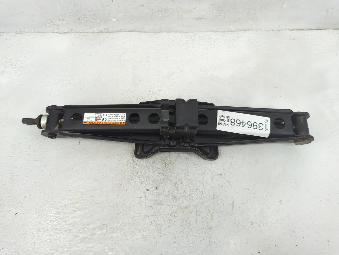 2015 Chrysler 200 Spare Scissor Car Jack 1396468 - Oemusedautoparts1.com