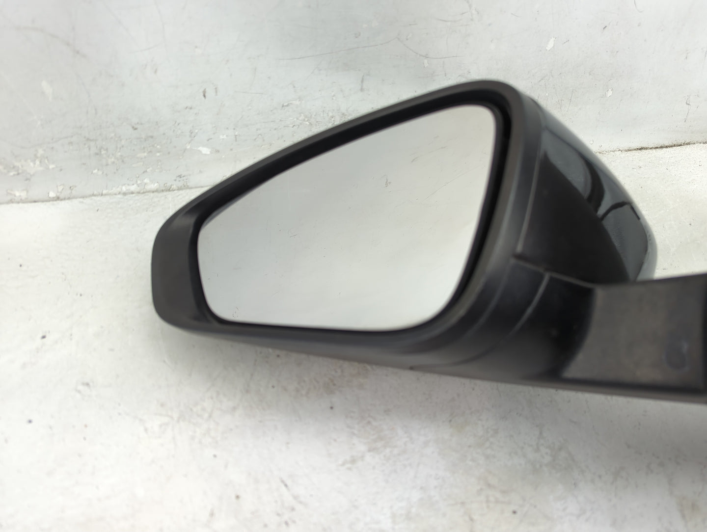 2015-2017 Chrysler 200 Driver Side View Mirror - Left Door Mirror OEM Used - Oemusedautoparts1.com