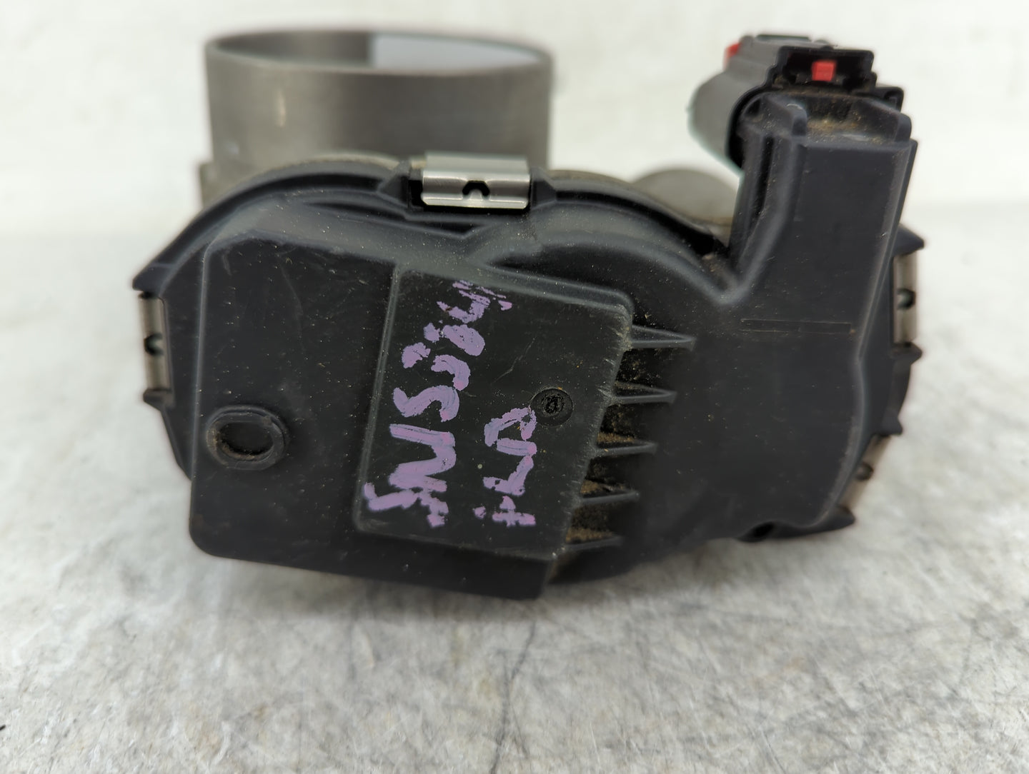 2015-2017 Chrysler 200 Throttle Body P/N:05184349AC Fits Fits 2014 2015 2016 2017 2018 2019 2020 2021 2022 OEM Used Auto Par