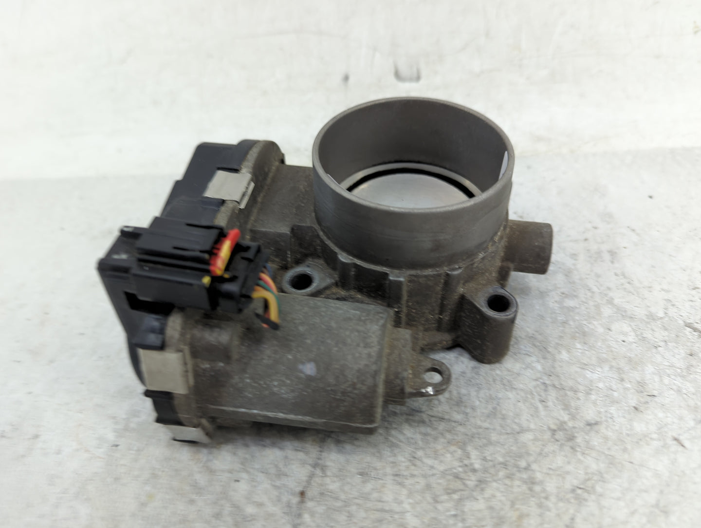 2015-2017 Chrysler 200 Throttle Body P/N:05184349AC Fits Fits 2014 2015 2016 2017 2018 2019 2020 2021 2022 OEM Used Auto Par