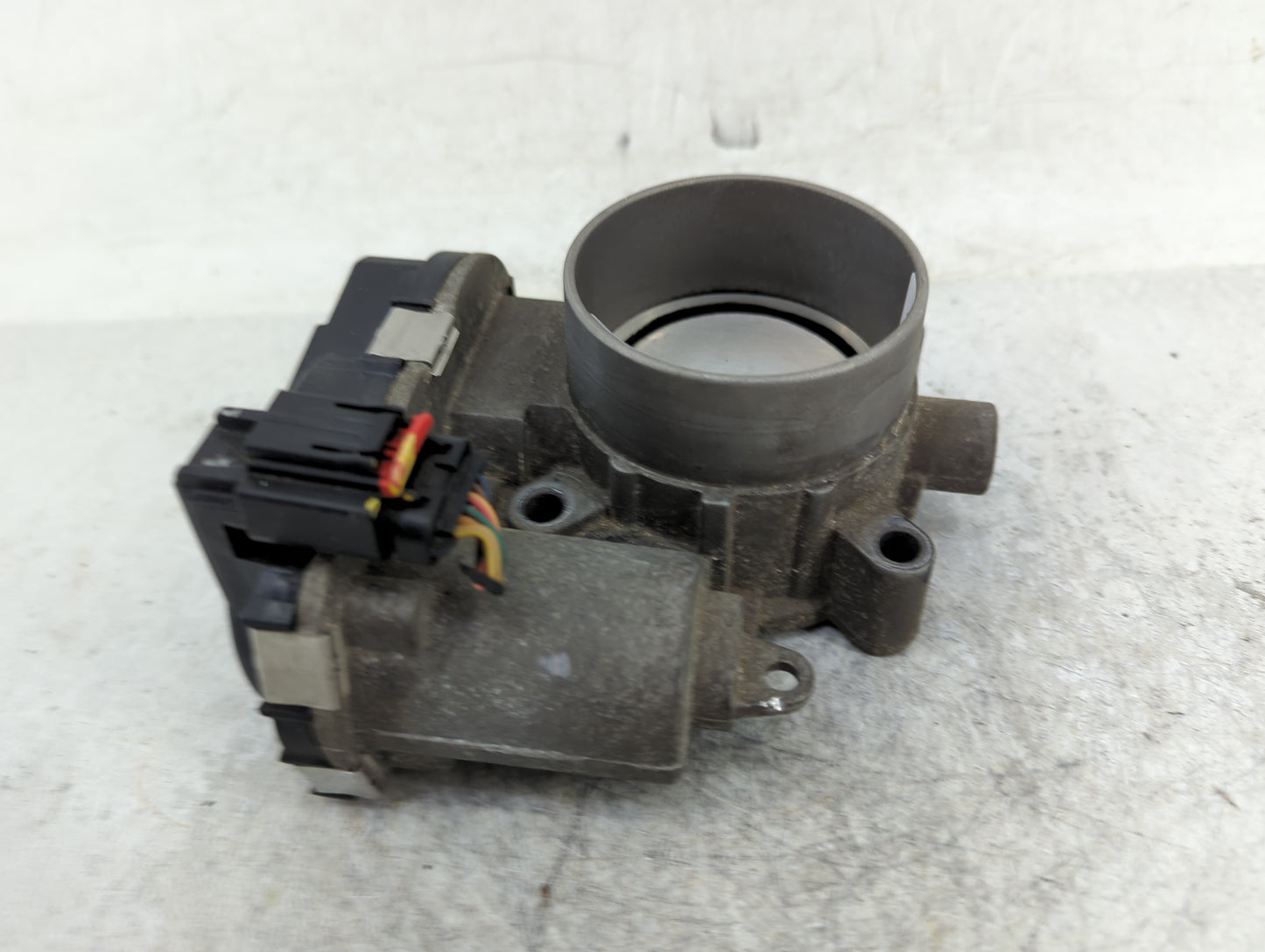 2015-2017 Chrysler 200 Throttle Body P/N:05184349AC Fits Fits 2014 2015 2016 2017 2018 2019 2020 2021 2022 OEM Used Auto Par