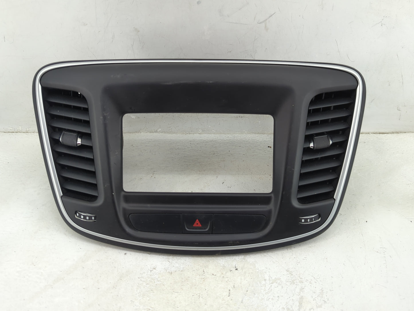 2015 Chrysler 200 Radio AM FM Cd Player Receiver Replacement P/N:68160143AA Fits OEM Used Auto Parts - Oemusedautoparts1.com
