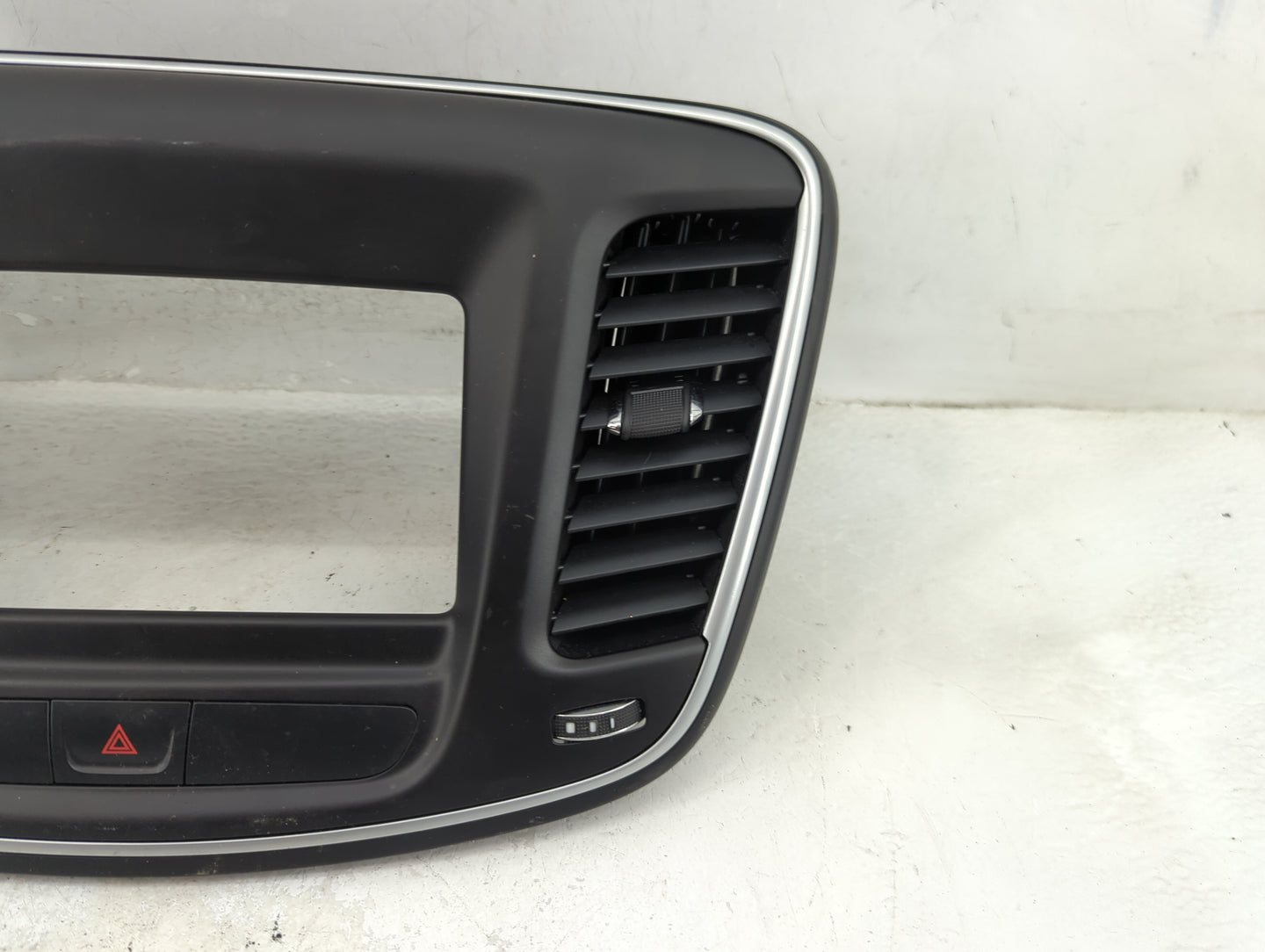 2015 Chrysler 200 Radio AM FM Cd Player Receiver Replacement P/N:68160143AA Fits OEM Used Auto Parts - Oemusedautoparts1.com