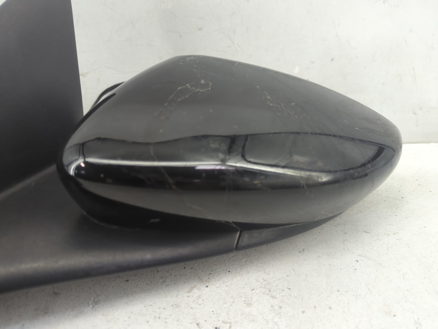 2015-2017 Chrysler 200 Driver Side View Mirror - Left Door Mirror OEM Used - Oemusedautoparts1.com