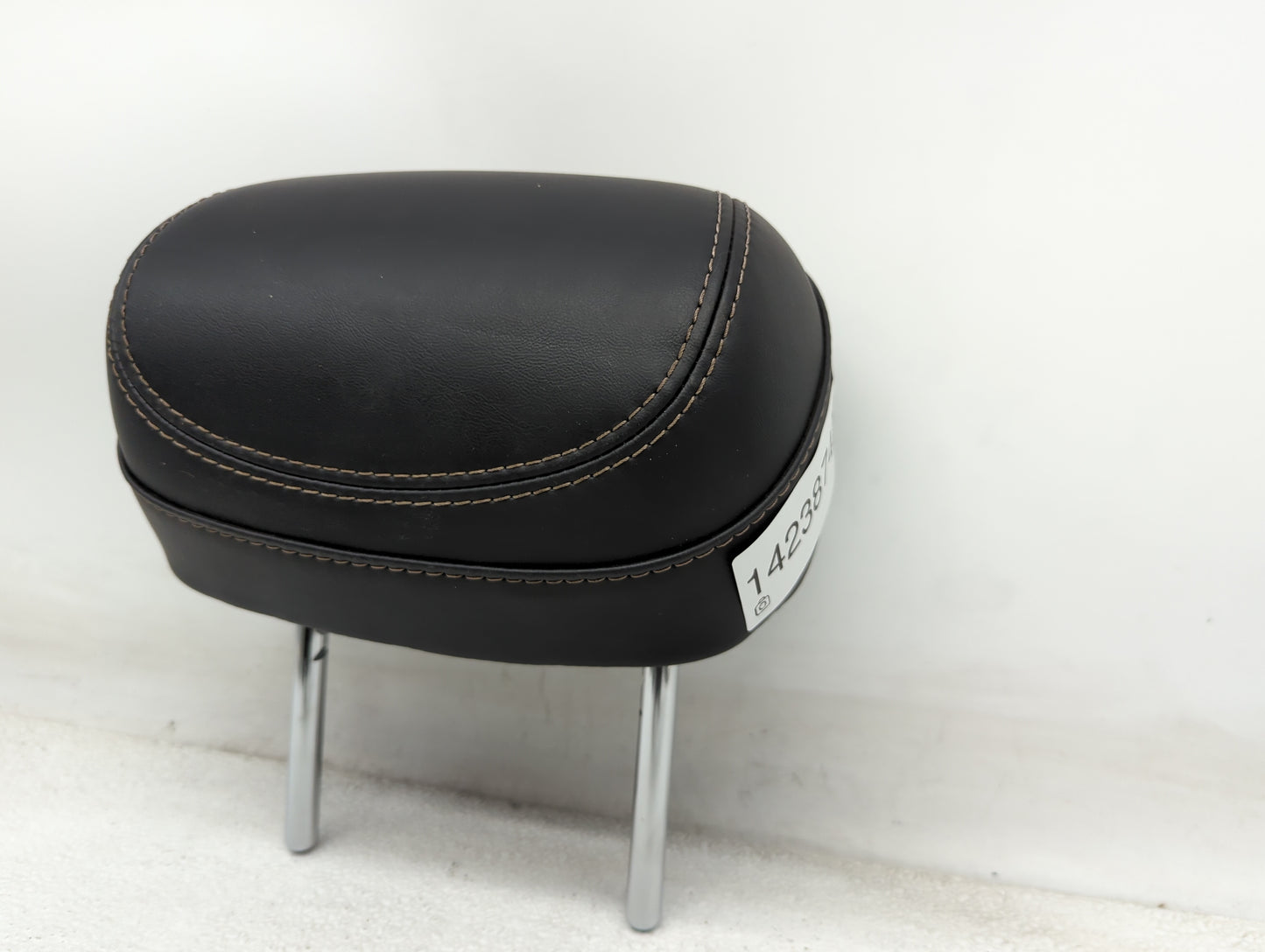 2015-2017 Chrysler 200 Headrest Head Rest Rear Seat Fits Fits 2015 2016 2017 OEM Used Auto Parts - Oemusedautoparts1.com