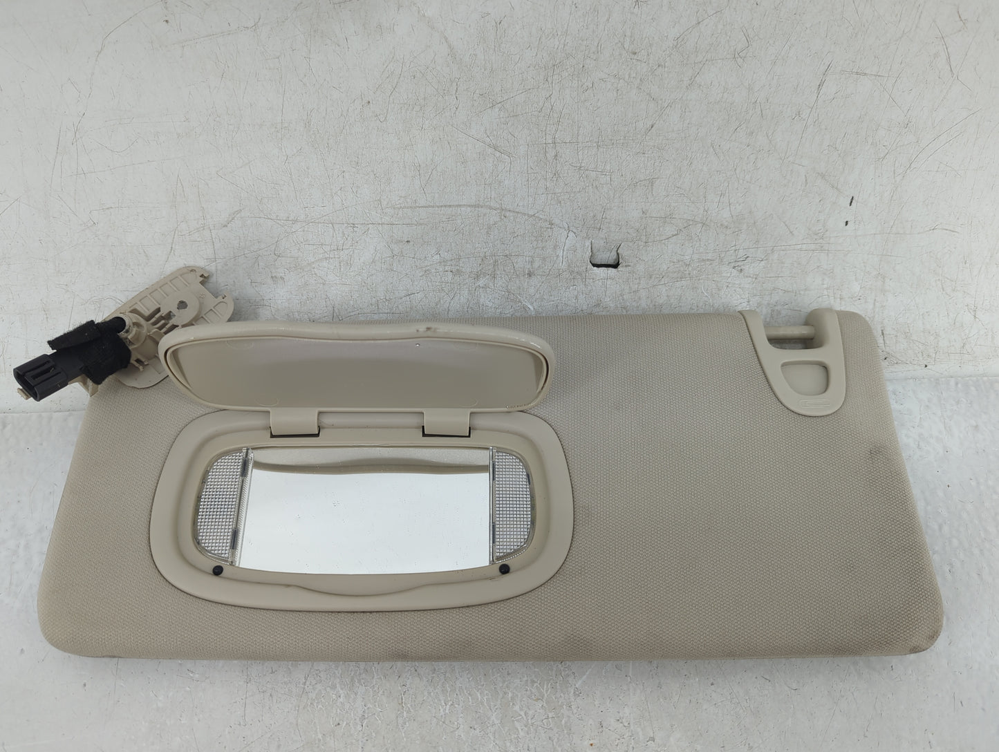 2015 Chrysler 200 Sun Visor Shade Replacement Driver Left Mirror Fits OEM Used Auto Parts - Oemusedautoparts1.com