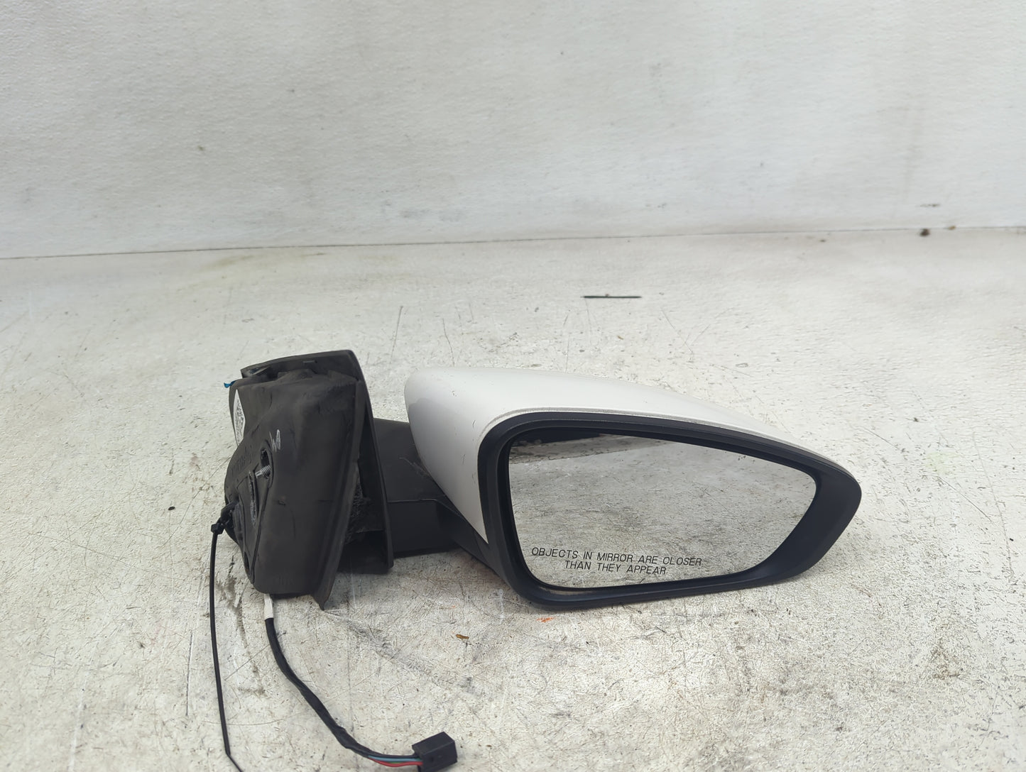2015-2017 Chrysler 200 Passenger Side View Mirror - Right Door Mirror OEM Used - Oemusedautoparts1.com