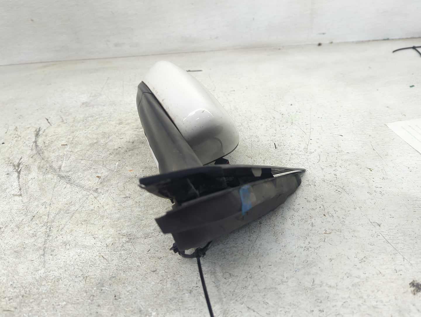 2015-2017 Chrysler 200 Passenger Side View Mirror - Right Door Mirror OEM Used - Oemusedautoparts1.com
