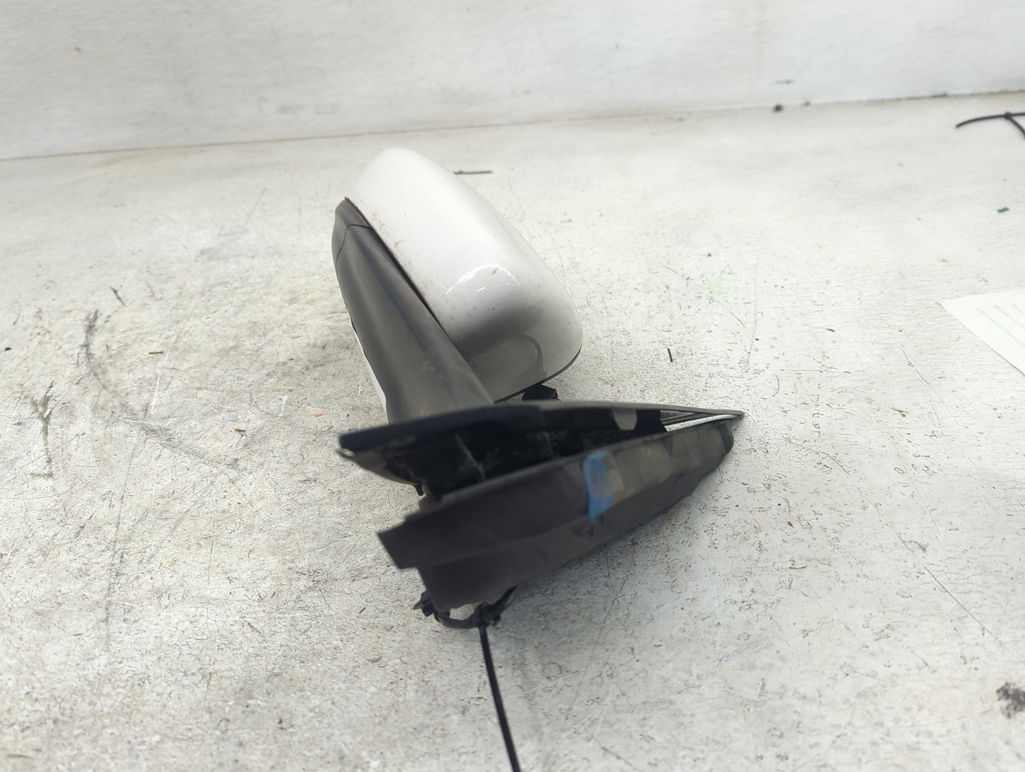 2015-2017 Chrysler 200 Passenger Side View Mirror - Right Door Mirror OEM Used - Oemusedautoparts1.com