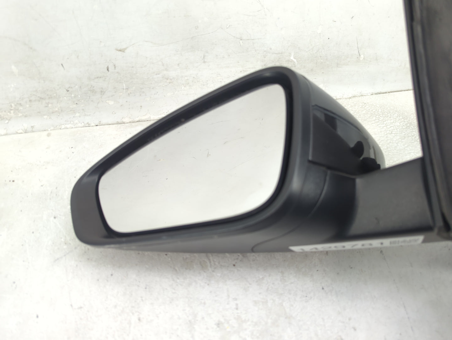 2015-2017 Chrysler 200 Driver Left Side View Manual Door Mirror - Oemusedautoparts1.com