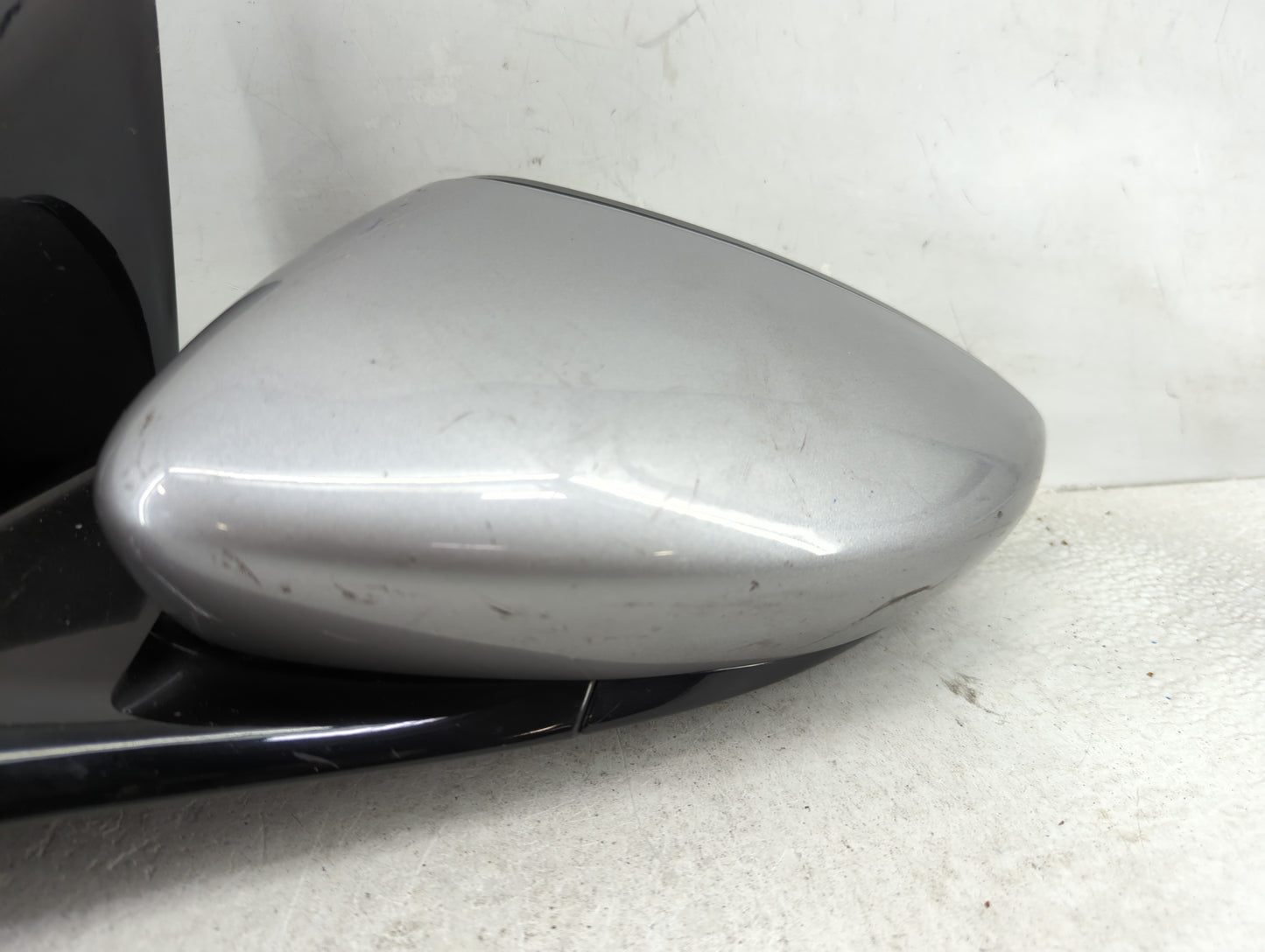 2015-2017 Chrysler 200 Driver Side View Mirror - Left Door Mirror OEM Used - Oemusedautoparts1.com