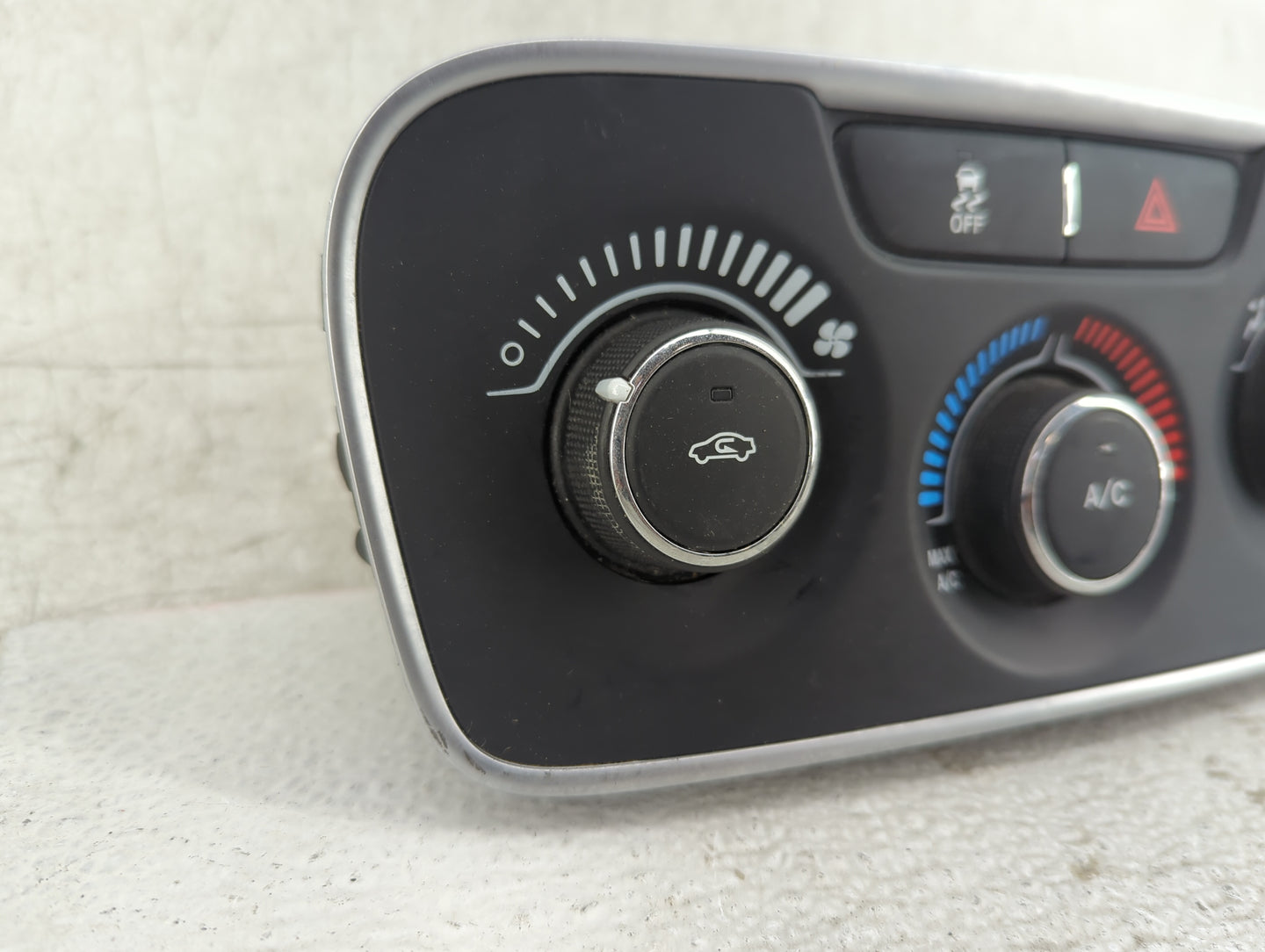 2015 Chrysler 200 Climate Control Module Temperature AC/Heater Replacement P/N:P56054331AD Fits OEM Used Auto Parts - Oemuse