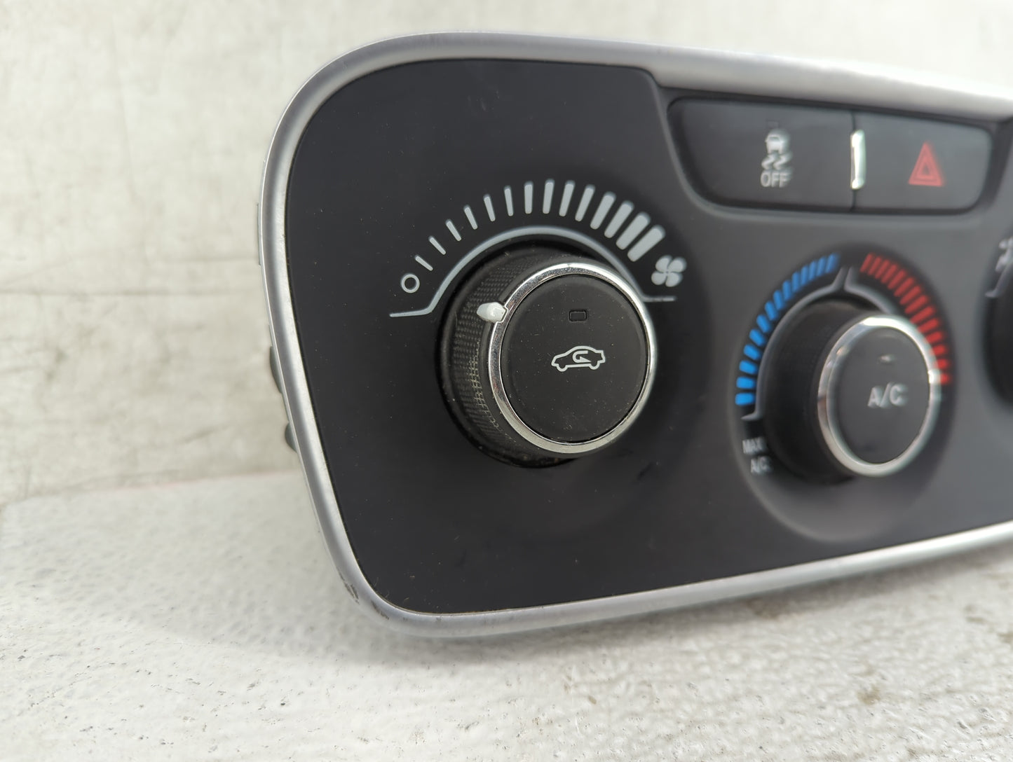 2015 Chrysler 200 Climate Control Module Temperature AC/Heater Replacement P/N:P56054331AD Fits OEM Used Auto Parts - Oemuse