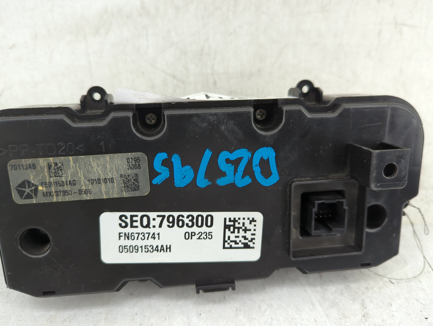 2015 Chrysler 200 Climate Control Module Temperature AC/Heater Replacement P/N:05091534AH 05091534AG, P05091534AG Fits OEM U