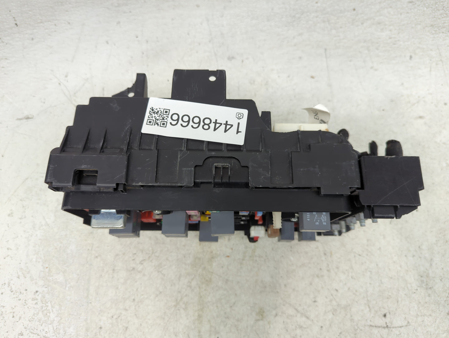 2015 Chrysler 200 Fusebox Fuse Box Panel Relay Module P/N:04692143AA 6356-5110 Fits OEM Used Auto Parts - Oemusedautoparts1.