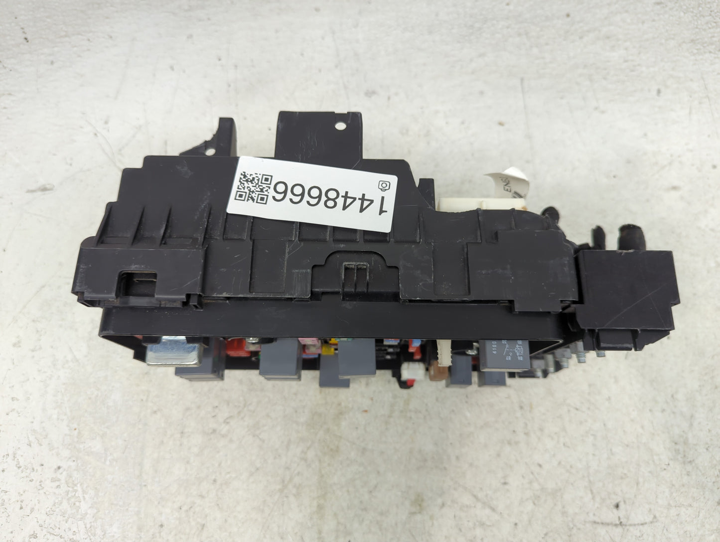 2015 Chrysler 200 Fusebox Fuse Box Panel Relay Module P/N:04692143AA 6356-5110 Fits OEM Used Auto Parts - Oemusedautoparts1.