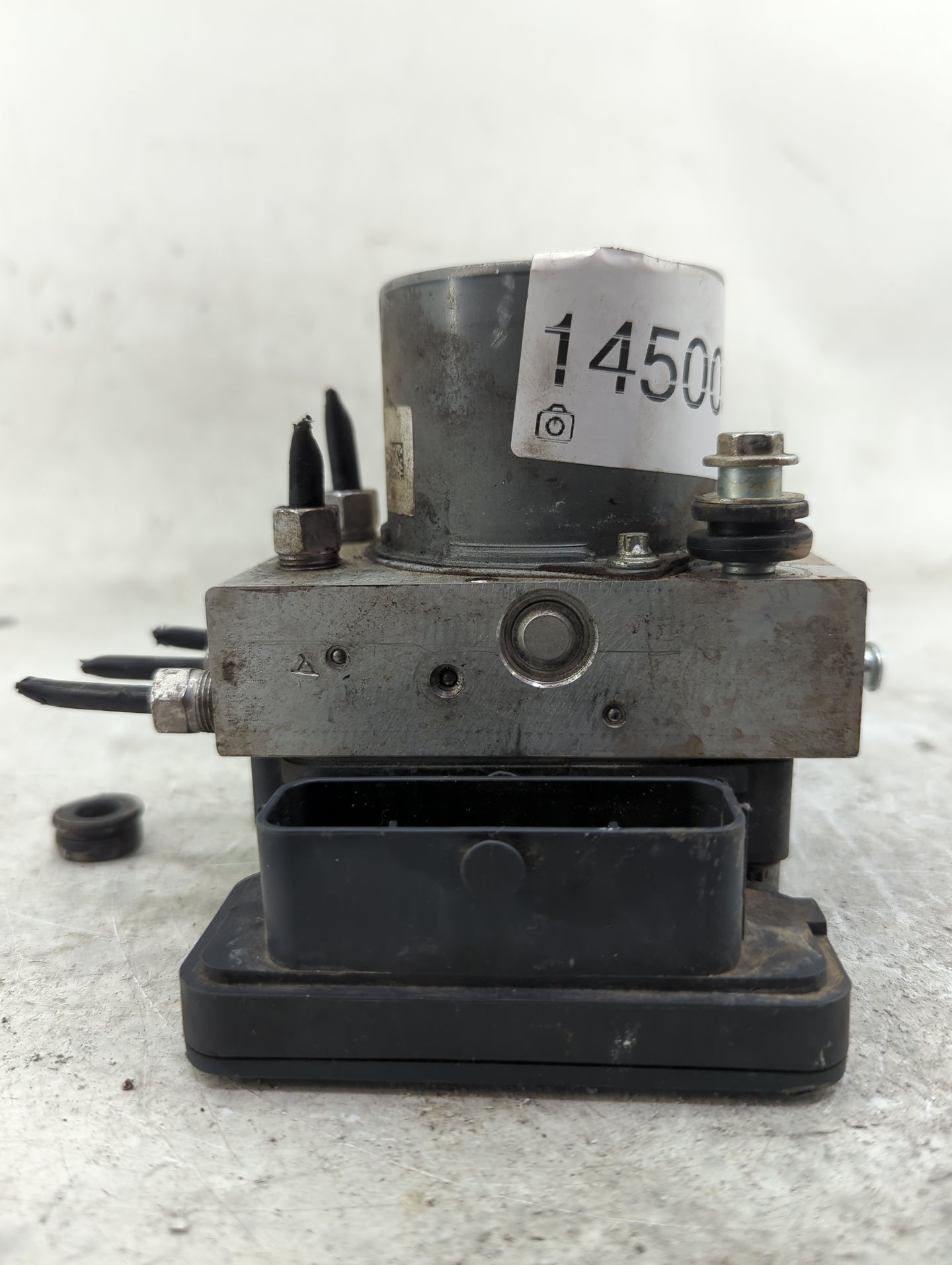 2015 Chrysler 200 ABS Pump Control Module Replacement P/N:P68232470AB Fits OEM Used Auto Parts - Oemusedautoparts1.com