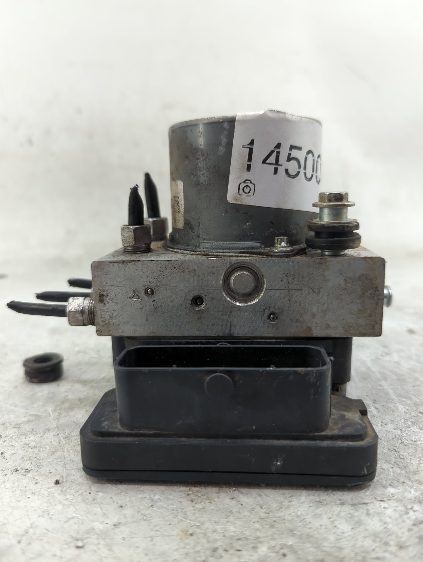 2015 Chrysler 200 ABS Pump Control Module Replacement P/N:P68232470AB Fits OEM Used Auto Parts - Oemusedautoparts1.com
