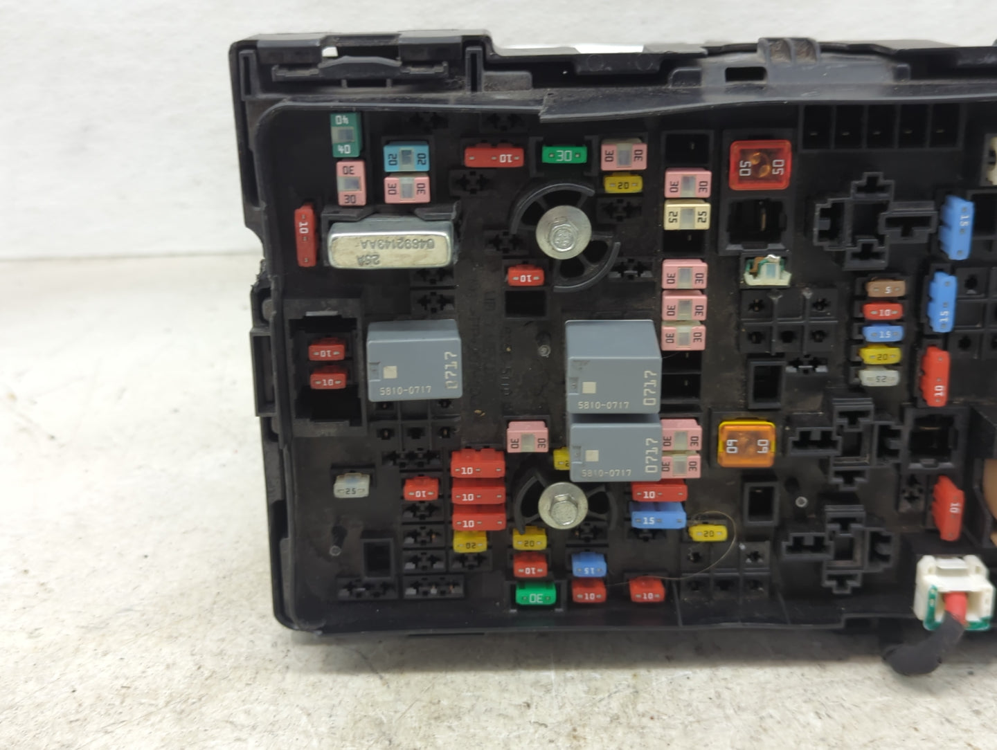 2015 Chrysler 200 Fusebox Fuse Box Panel Relay Module P/N:04692143AA 5810-0717 Fits OEM Used Auto Parts - Oemusedautoparts1.