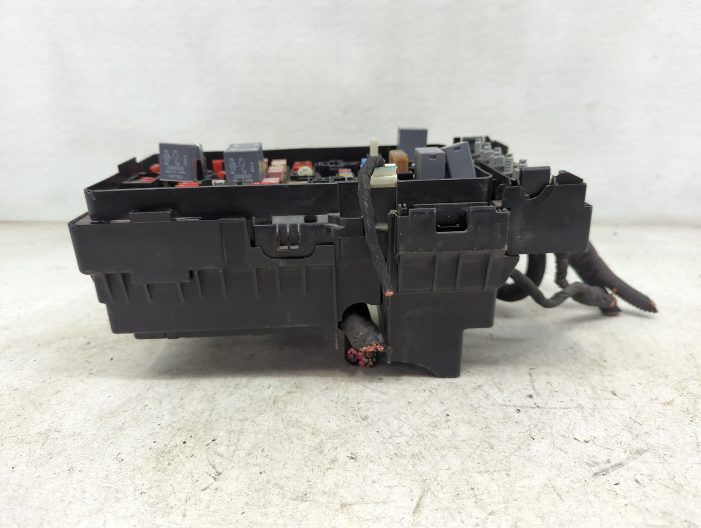 2015 Chrysler 200 Fusebox Fuse Box Panel Relay Module P/N:04692143AA 5810-0717 Fits OEM Used Auto Parts - Oemusedautoparts1.