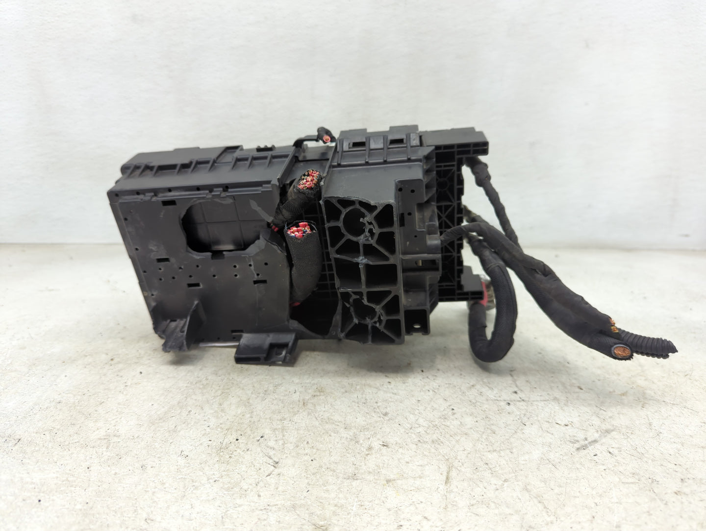 2015 Chrysler 200 Fusebox Fuse Box Panel Relay Module P/N:04692143AA 5810-0717 Fits OEM Used Auto Parts - Oemusedautoparts1.