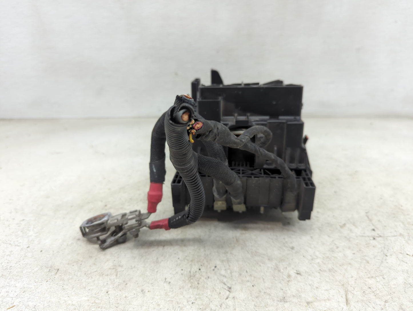 2015 Chrysler 200 Fusebox Fuse Box Panel Relay Module P/N:04692143AA 5810-0717 Fits OEM Used Auto Parts - Oemusedautoparts1.