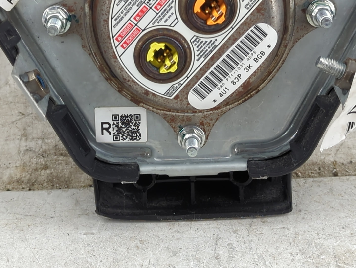 2015-2017 Chrysler 200 Air Bag Driver Left Steering Wheel Mounted 1458619 - Oemusedautoparts1.com