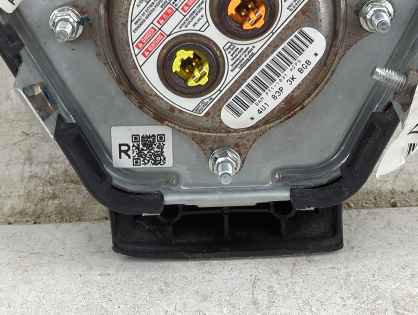 2015-2017 Chrysler 200 Air Bag Driver Left Steering Wheel Mounted 1458619 - Oemusedautoparts1.com