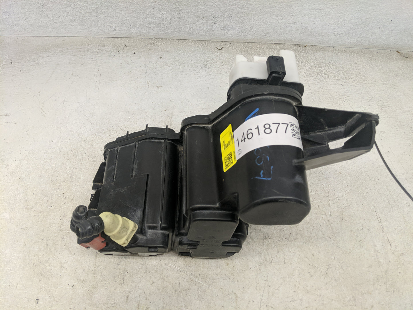 2015 Chrysler 200 Fuel Vapor Charcoal Canister 1461877 - Oemusedautoparts1.com
