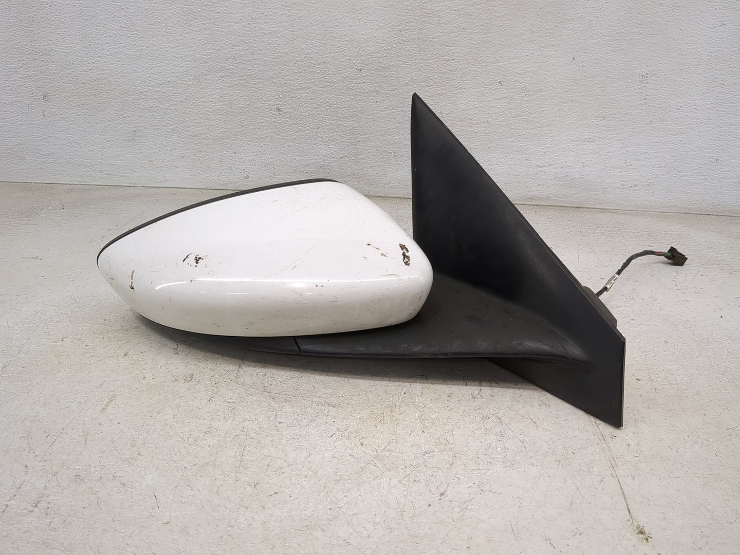 2015-2017 Chrysler 200 Passenger Side View Mirror - Right Door Mirror OEM Used - Oemusedautoparts1.com