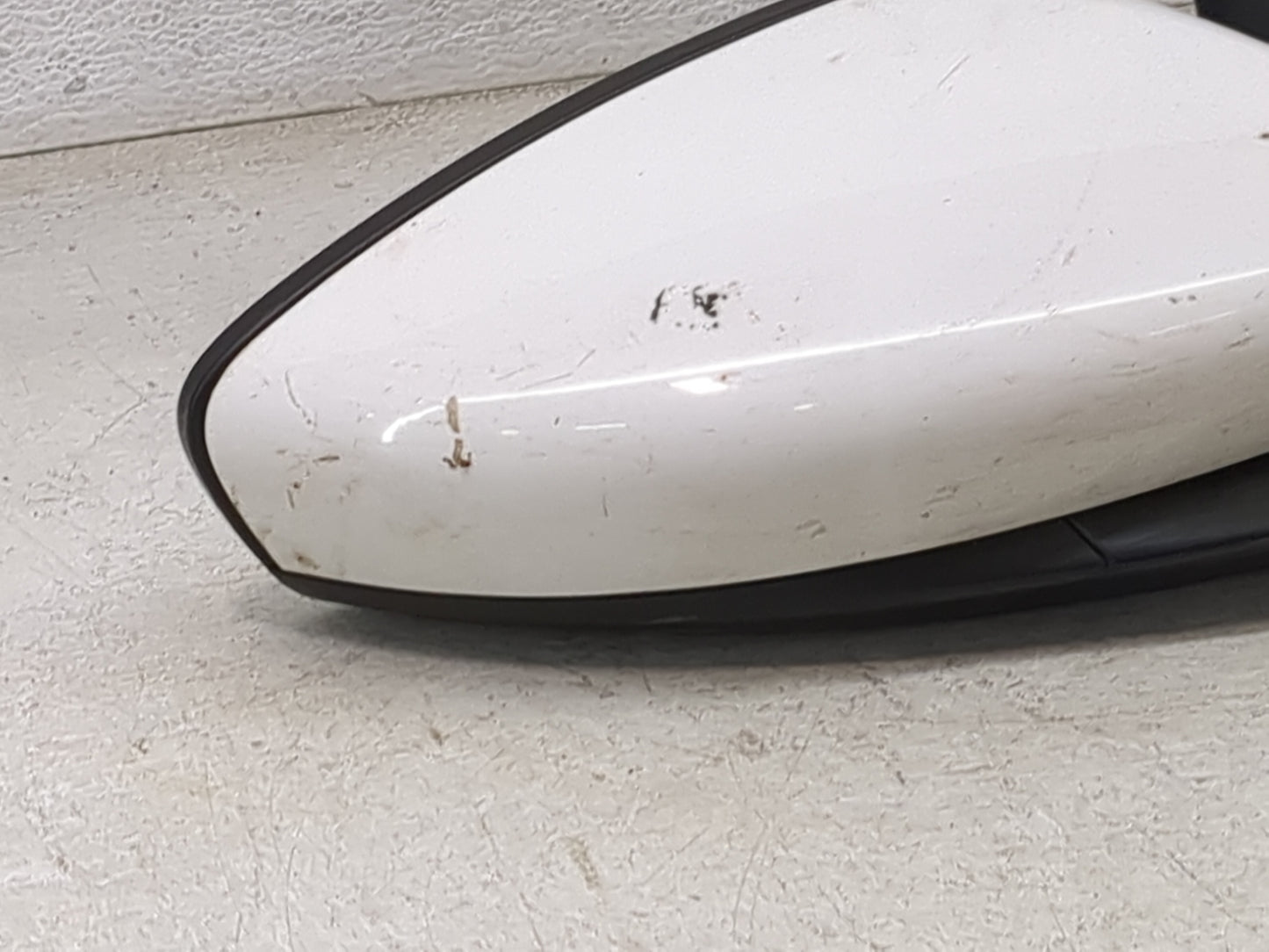 2015-2017 Chrysler 200 Passenger Side View Mirror - Right Door Mirror OEM Used - Oemusedautoparts1.com