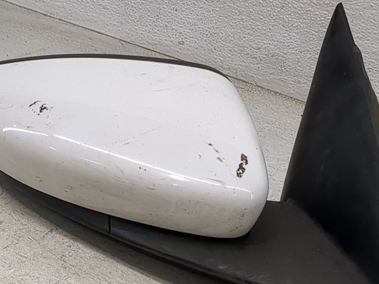 2015-2017 Chrysler 200 Passenger Side View Mirror - Right Door Mirror OEM Used - Oemusedautoparts1.com