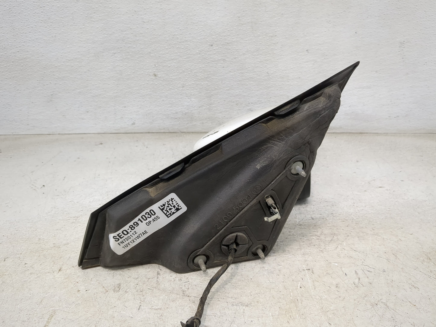 2015-2017 Chrysler 200 Passenger Side View Mirror - Right Door Mirror OEM Used - Oemusedautoparts1.com